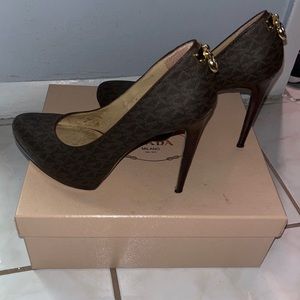 Micheal Kors Heels